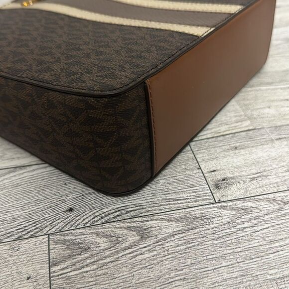 Michael Kors Jet Set Travel Metallic Messenger Bag NWT - Picture 11 of 16